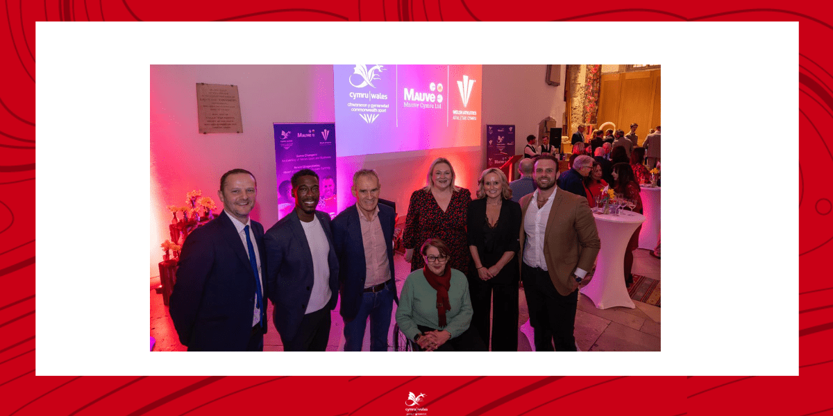 Tîm Cymru yn dathlu Wythnos Cymru Llundain